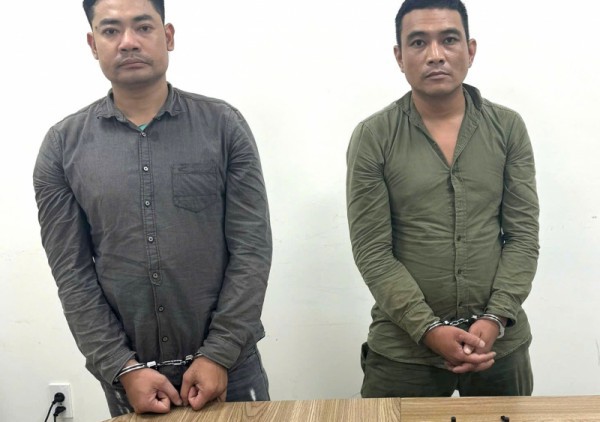 Bắt nhóm giả danh cảnh sát cướp tài sản Bắt nhóm giả danh cảnh sát cướp tài sản