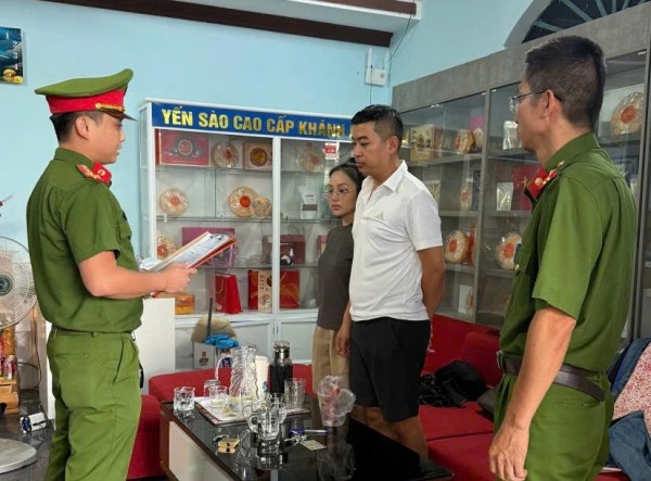 Bắt nhóm quẹt thẻ quốc tế chiếm đoạt 30 tỉ đồng ở Đà Nẵng