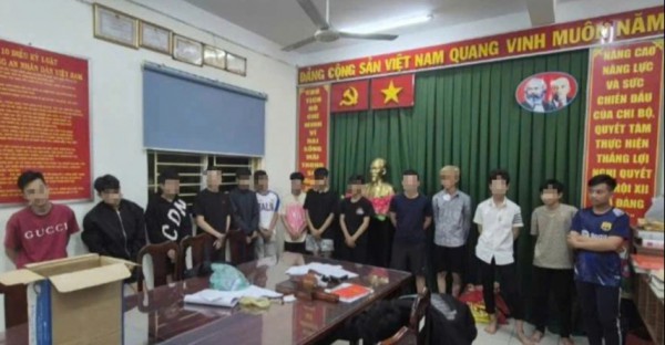 Bị đâm tử vong do tấn công nhầm nhóm đối thủ Bị đâm tử vong do tấn công nhầm nhóm đối thủ