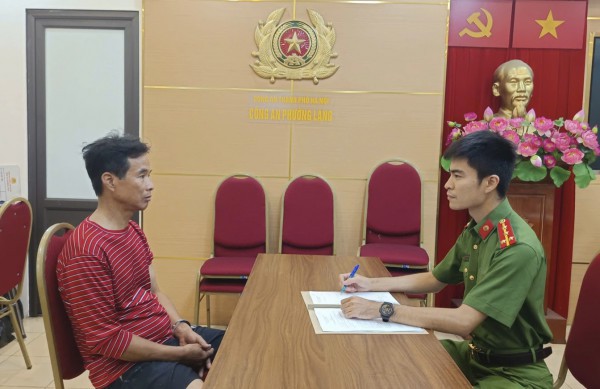 Bị khởi tố vì 2 lần đốt rác trên sân thượng Bị khởi tố vì 2 lần đốt rác trên sân thượng