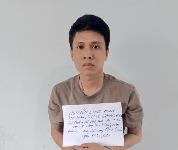 Bình Dương: Bắt 2 nghi phạm trong vụ cướp tiệm vàng gây xôn xao dư luận Bình Dương: Bắt 2 nghi phạm trong vụ cướp tiệm vàng gây xôn xao dư luận