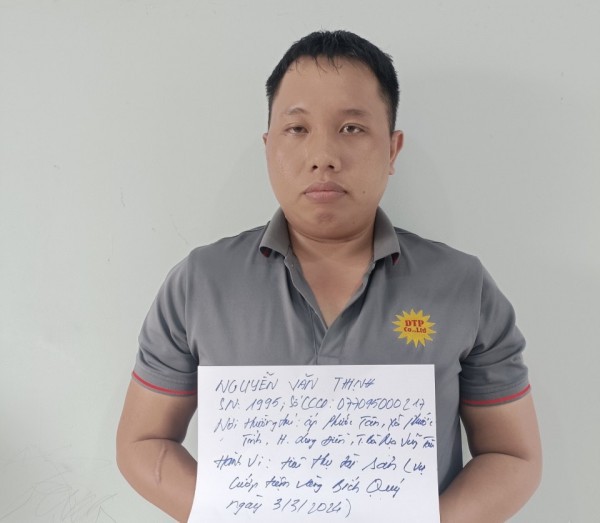 Bình Dương: Bắt 2 nghi phạm trong vụ cướp tiệm vàng gây xôn xao dư luận Bình Dương: Bắt 2 nghi phạm trong vụ cướp tiệm vàng gây xôn xao dư luận