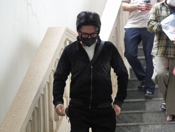 Ca sĩ Vũ Hà hầu tòa vụ đánh bạc ở khách sạn Pullman Ca sĩ Vũ Hà hầu tòa vụ đánh bạc ở khách sạn Pullman