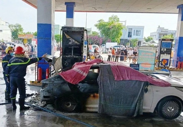 Cháy ô tô khi đổ xăng khiến 2 người tử vong: Bắt tạm giam tài xế