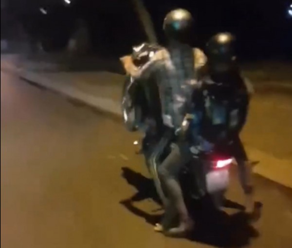 Clip chạy xe máy bốc đầu biểu diễn ở Hóc Môn gây bức xúc