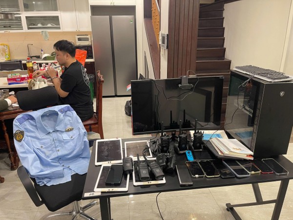 Công an Hà Nội bắt 7 người nước ngoài giả cảnh sát Nhật Bản lừa 11 tỉ