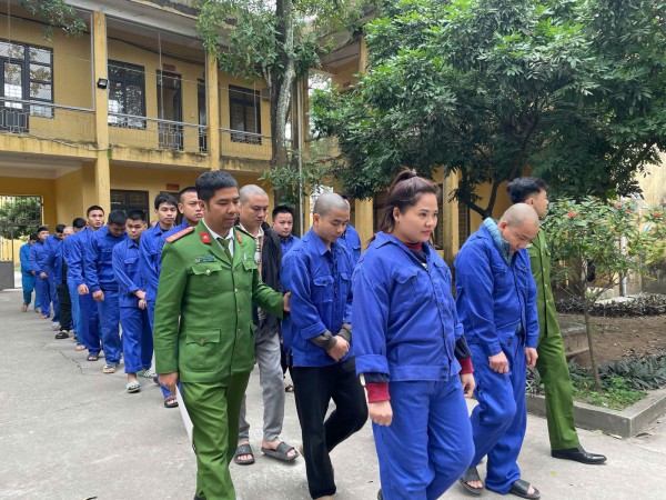 Công an Hưng Yên triệt phá đường dây lừa đảo, đánh bạc 9.300 tỉ đồng