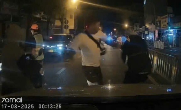 Công an TP.HCM bắt giữ khẩn cấp kẻ đánh tài xế ô tô ở phường Bảy Hiền