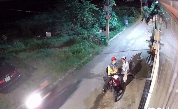 Công an TP.HCM bắt kẻ giật 110 tờ vé số của người khuyết tật Công an TP.HCM bắt kẻ giật 110 tờ vé số của người khuyết tật