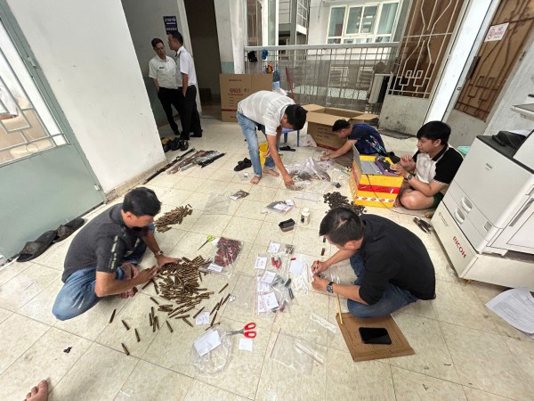 Công an TP.HCM triệt phá đường dây chế tạo, mua bán vũ khí quân dụng ‘khủng’