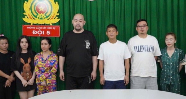 Công an TP.HCM triệt xóa ổ mại dâm trá hình và buôn bán khí cười