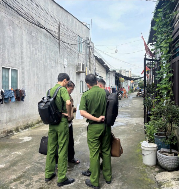 Công an TP.HCM xác minh hiện trường 48 căn nhà xây trái phép ở phường Tân Khánh