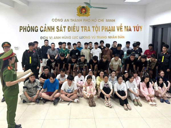 Công an TP.HCM xóa tụ điểm ma túy tại quán bar Revo ở phường Vũng Tàu