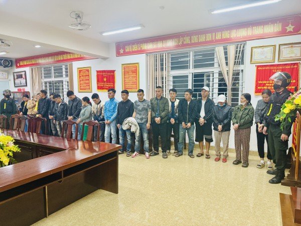 Công an TP.Huế xóa sới bạc xóc đĩa trong quán cà phê