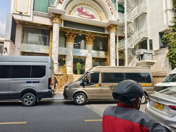 Công an kiểm tra biệt phủ của chủ thẩm mỹ viện Mailisa ở TP.HCM