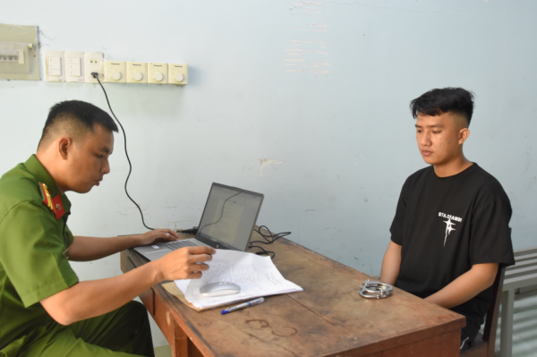 Cướp tiệm vàng vì... đầu tư tiền ảo thua lỗ