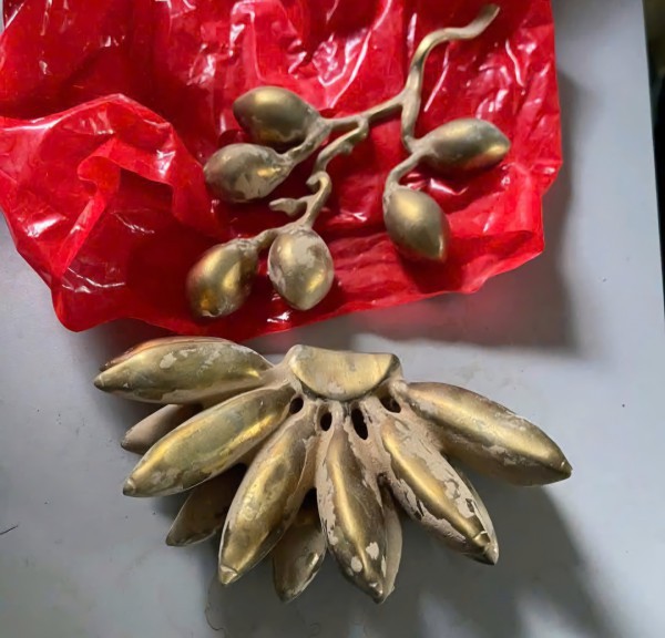 Dùng nải chuối, nhánh cau vàng giả lừa đảo đổi dây chuyền vàng thật Dùng nải chuối, nhánh cau vàng giả lừa đảo đổi dây chuyền vàng thật