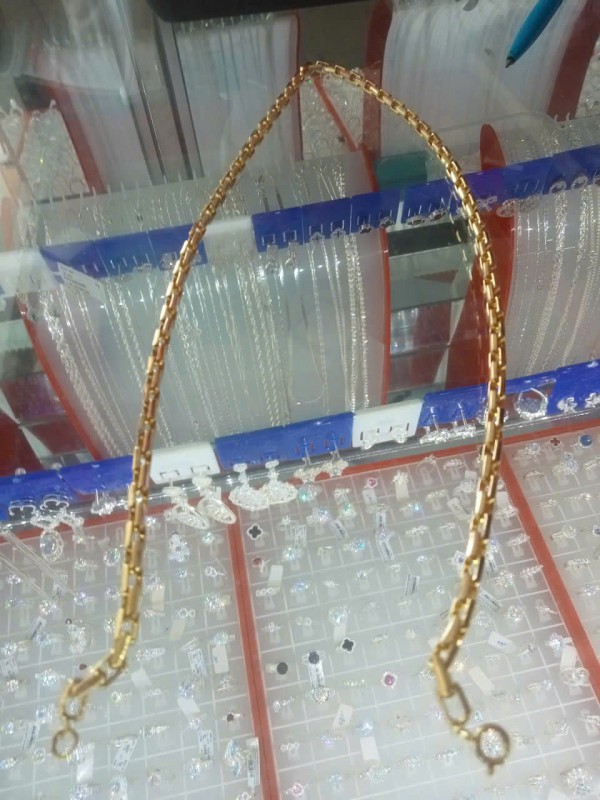 Dùng nải chuối, nhánh cau vàng giả lừa đảo đổi dây chuyền vàng thật Dùng nải chuối, nhánh cau vàng giả lừa đảo đổi dây chuyền vàng thật