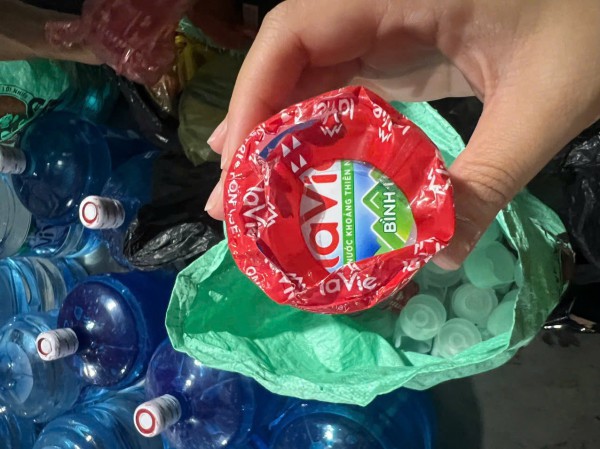 Dùng nước máy để làm giả nước Lavie đóng bình bán khắp Hà Nội