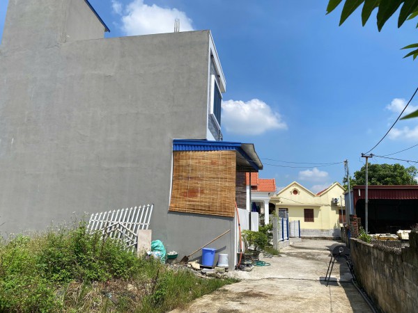 Dưới mắt ai mà xây nhà vẫn nhầm?
