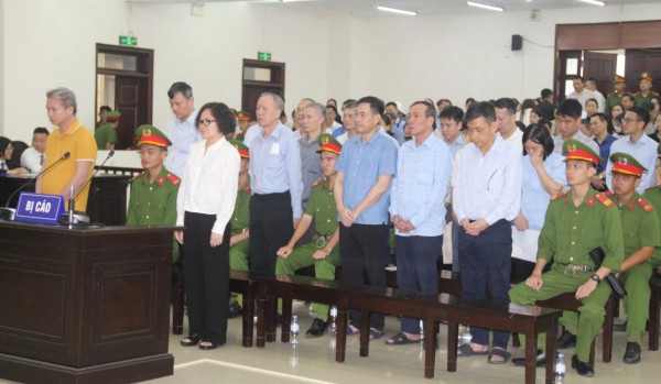 Gia đình ông Trịnh Văn Quyết nộp thêm 24,5 tỉ đồng Gia đình ông Trịnh Văn Quyết nộp thêm 24,5 tỉ đồng