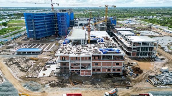 Gói thầu 755 tỉ đồng Bệnh viện đa khoa Cà Mau thi công thế nào?