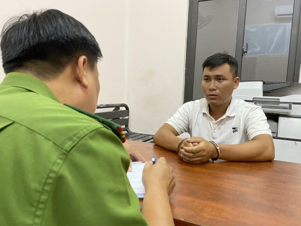 Hành trình truy bắt hai anh em ruột cướp tiệm vàng ở Hóc Môn Hành trình truy bắt hai anh em ruột cướp tiệm vàng ở Hóc Môn