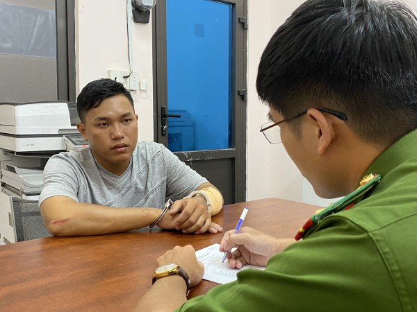 Hành trình truy bắt hai anh em ruột cướp tiệm vàng ở Hóc Môn Hành trình truy bắt hai anh em ruột cướp tiệm vàng ở Hóc Môn