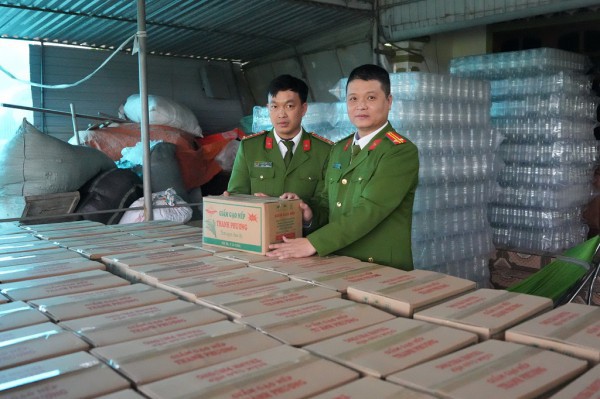 Hóa chất và nước lã cho 