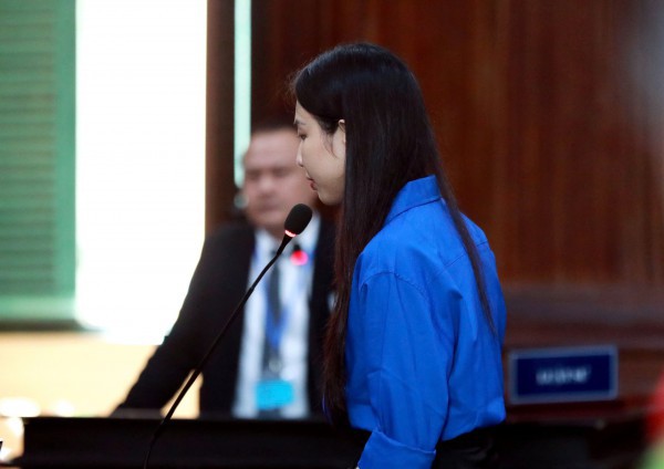 Hoa hậu Thùy Tiên khai gì về hưởng 30% lợi nhuận từ việc bán kẹo Kera?