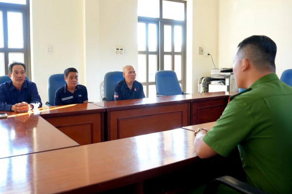 Khởi tố 3 bảo vệ hành hung tài xế xe ôm trước sảnh bệnh viện