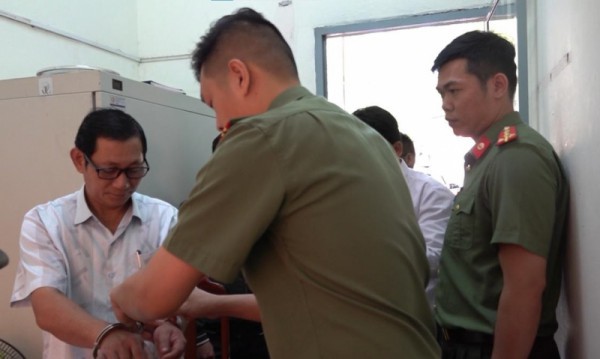 Khởi tố cựu giám đốc lập khống hợp đồng, trục lợi 150 triệu đồng