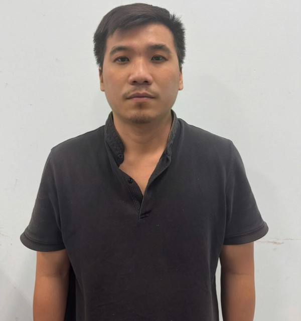 Khởi tố thanh niên say xỉn, hành hung tài xế, đập phá ô tô ở TP.HCM