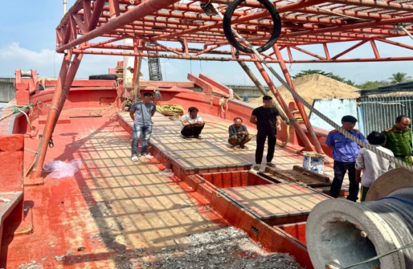 Kiên Giang: Bắt giam 6 bị can giết người, vứt xác xuống biển phi tang Kiên Giang: Bắt giam 6 bị can giết người, vứt xác xuống biển phi tang