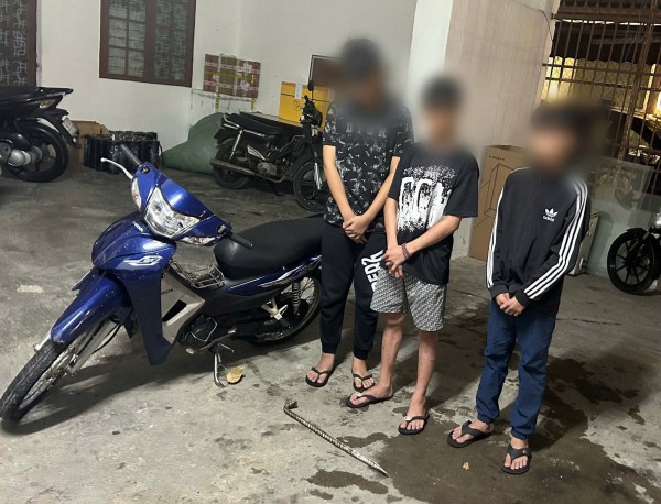 Lợi dụng bão số 10, đột nhập nhà hàng trộm két sắt ở Đà Nẵng
