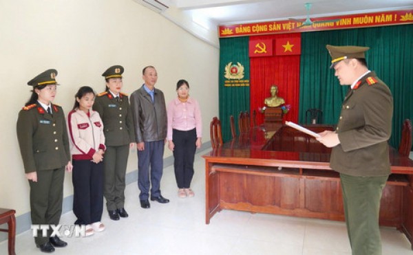 Lừa đảo hàng chục người bằng chiêu thu tiền 