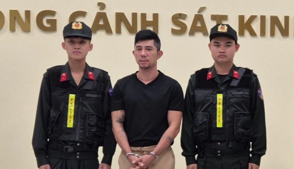 Lương Bằng Quang và Ngân 98 bị khởi tố vì đưa hối lộ 8 tỉ đồng Lương Bằng Quang và Ngân 98 bị khởi tố vì đưa hối lộ 8 tỉ đồng