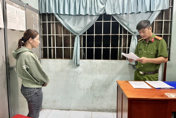 Mâu thuẫn từ việc dẫn chó đi vệ sinh, một phụ nữ bị đánh tử vong Mâu thuẫn từ việc dẫn chó đi vệ sinh, một phụ nữ bị đánh tử vong