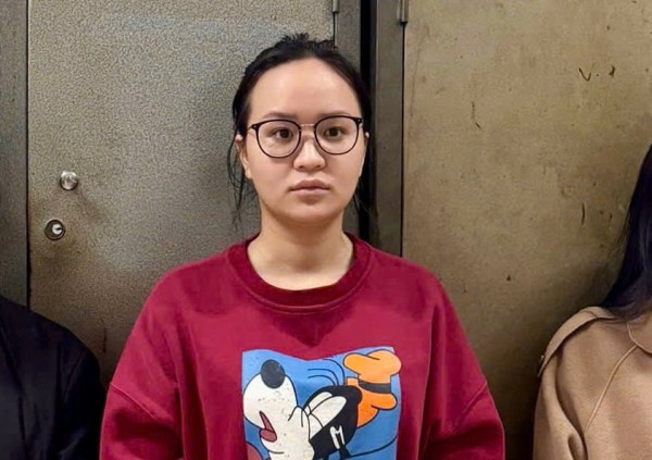 Một á khôi bị tạm giữ hình sự vì bán dâm kiêm ‘tú bà’