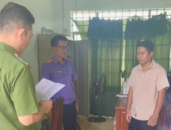 Một công chức xã chiếm đoạt 500 triệu đồng tiền cứu trợ bão lũ