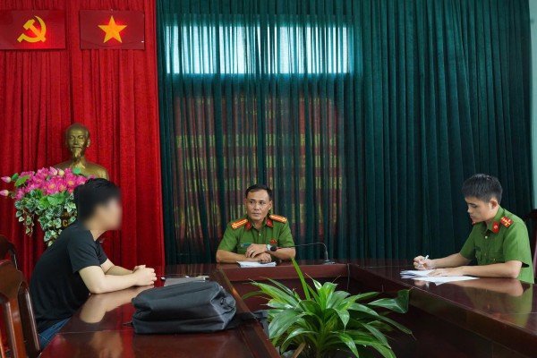 Nam sinh bị lừa gần 500 triệu đồng vì Nam sinh bị lừa gần 500 triệu đồng vì