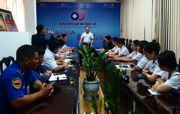 Người đàn ông dùng dao tấn công nhiều người trong Bệnh viện Sản Nhi Nghệ An