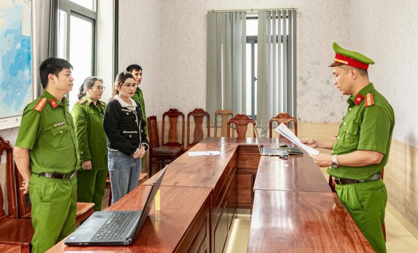 Nữ bị can giả danh thẩm phán, lừa đảo chiếm đoạt 1,3 tỉ đồng