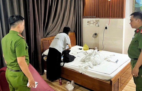 Nữ sinh viên bị 