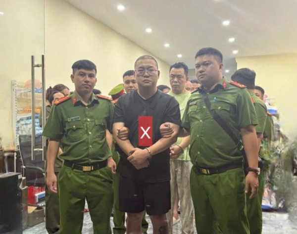 Phá đường dây lừa đảo chiếm đoạt tài sản trên mạng do người Trung Quốc điều hành Phá đường dây lừa đảo chiếm đoạt tài sản trên mạng do người Trung Quốc điều hành