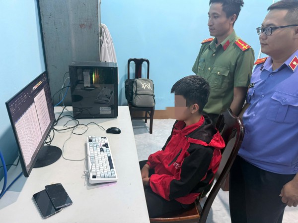 Rao bán 20 triệu dữ liệu cá nhân, học sinh lớp 10 bị khởi tố