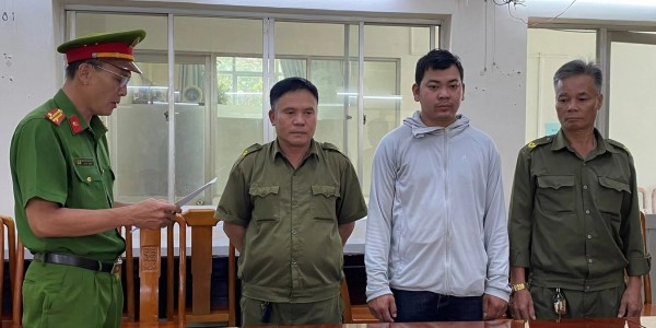 TP.HCM: Khởi tố thanh niên lái xe che biển số rồi tạt sơn vào nhà hàng xóm