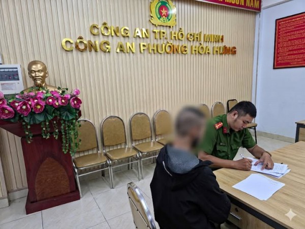 TP.HCM: Người đàn ông hoang báo 