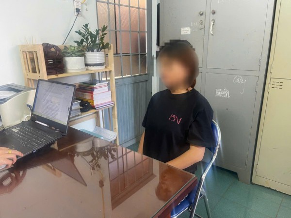 Thiếu nữ 15 tuổi sát hại con ruột, bỏ trong nhà vệ sinh của người dân