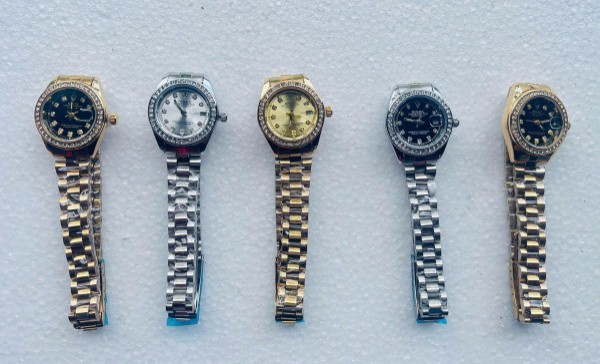Thu giữ 450 đồng hồ đeo tay giả nhãn hiệu Rolex Thu giữ 450 đồng hồ đeo tay giả nhãn hiệu Rolex